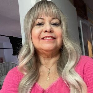 Women’s wig with bangs